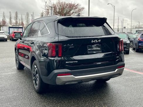 Used 2024 Kia Sorento S image 7