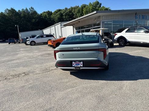 Used 2025 Kia K4 FWD image 20