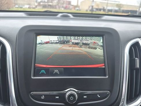 Used 2018 Chevrolet Equinox LT image 14