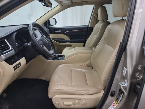 Used 2015 Toyota Highlander Limited image 12