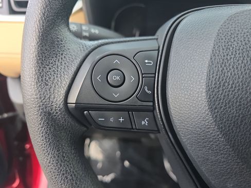 Used 2023 Toyota RAV4 XLE image 23