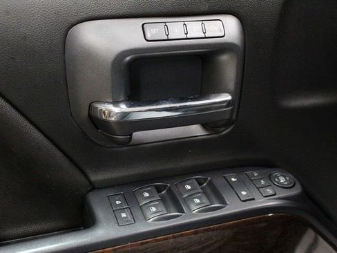 Used 2015 GMC Sierra 1500 SLT w/ SLT Crew Cab Value Package image 17