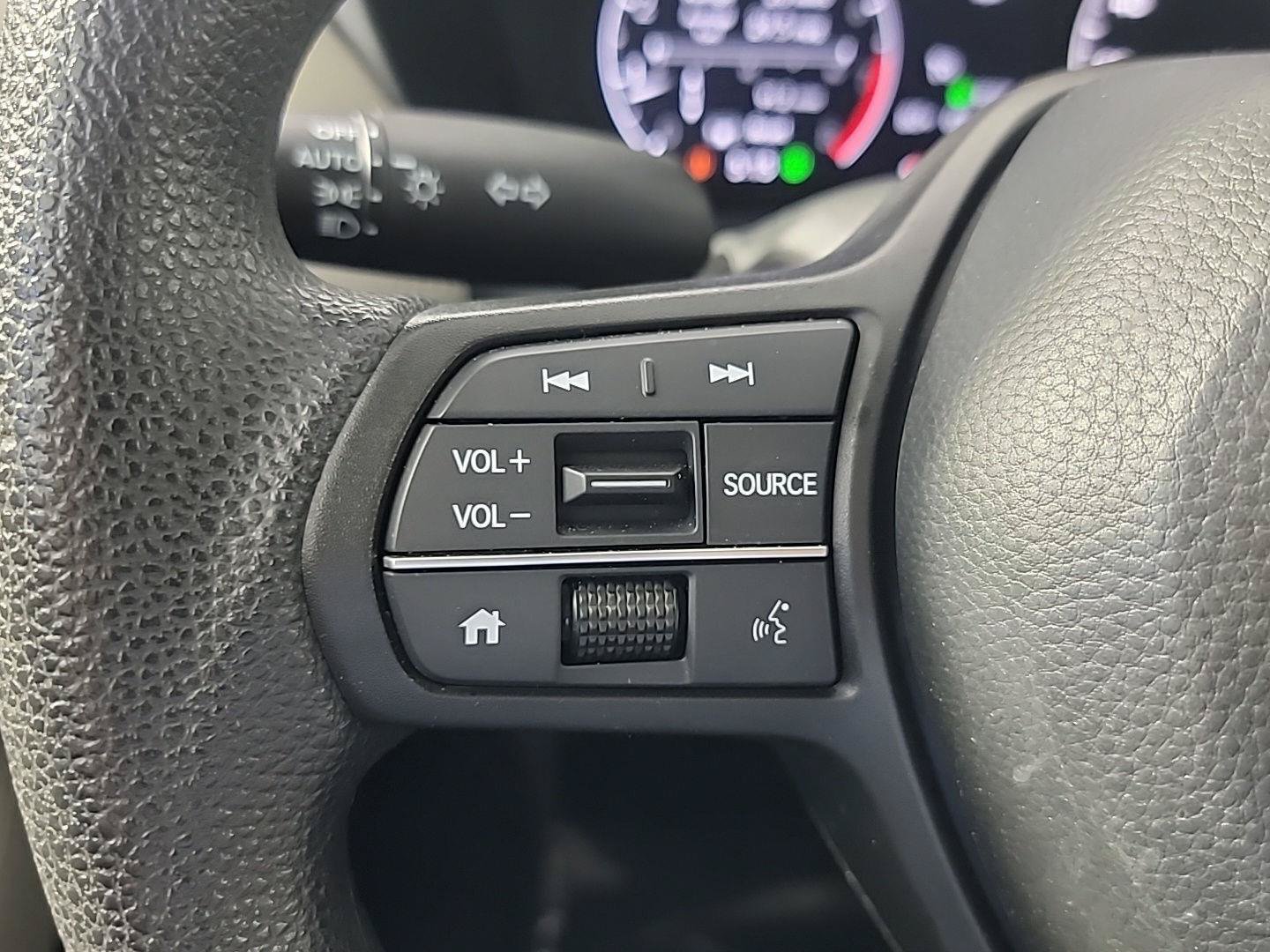 Certified 2025 Honda HR-V LX image 24