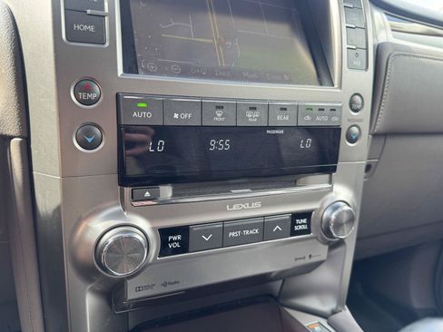 Used 2014 Lexus GX 460 w/ Premium Package AWD/4WD image 25