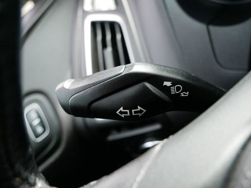 Used 2017 Ford Focus Titanium FWD image 34