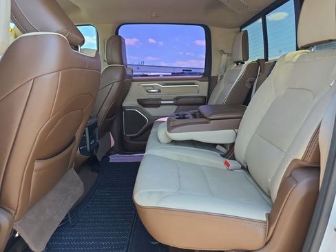 Used 2019 RAM 1500 Laramie AWD/4WD image 11