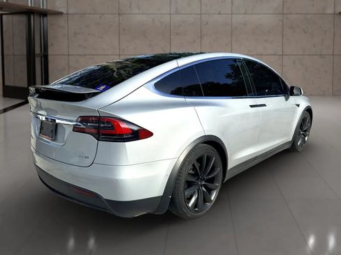 Used 2018 Tesla Model X 100D AWD/4WD image 3