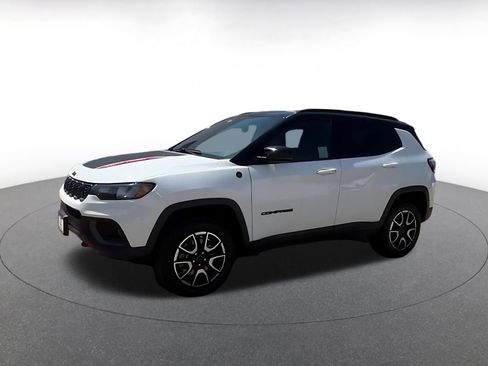 Used 2025 Jeep Compass Trailhawk AWD/4WD image 7