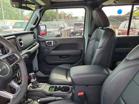 Used 2023 Jeep Wrangler Unlimited Sahara AWD/4WD image 12