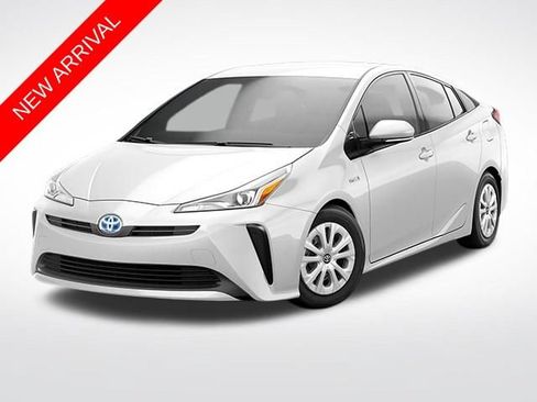 Used 2022 Toyota Prius LE FWD image 1