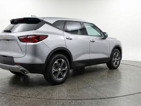 Used 2025 Chevrolet Blazer LT image 9