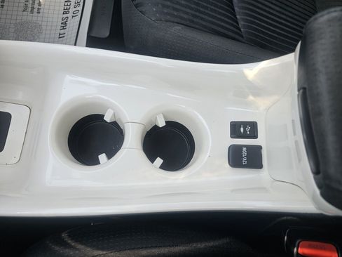 Used 2016 Toyota Prius Three FWD image 19