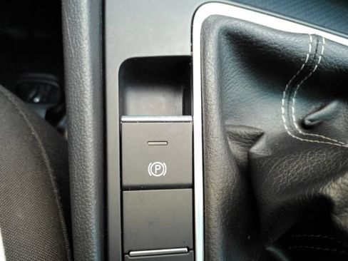 Used 2024 Volkswagen Jetta Sport FWD image 44