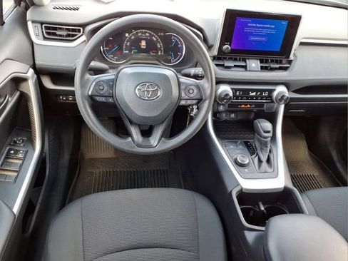 Used 2024 Toyota RAV4 LE AWD/4WD image 17