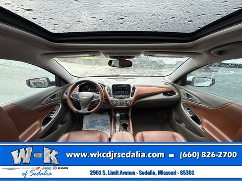 Used 2018 Chevrolet Malibu Premier w/ Premier Sun and Wheel Package FWD image 33