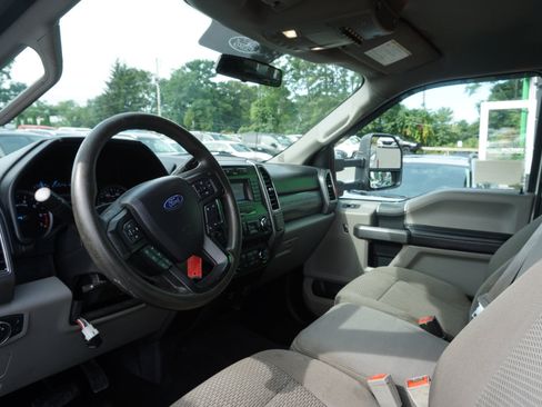 Used 2019 Ford F250 XLT w/ XLT Value Package image 19