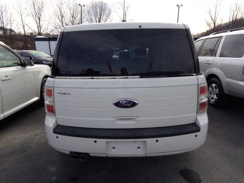 Used 2009 Ford Flex SE image 4