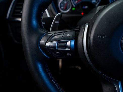 Used 2020 BMW M4 Convertible w/ Competition Package image 36