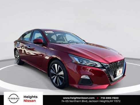 Certified 2022 Nissan Altima 2.5 SV image 1