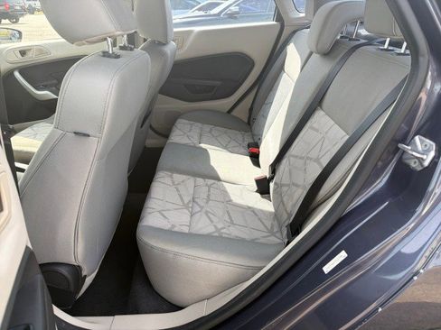 Used 2013 Ford Fiesta SE image 25