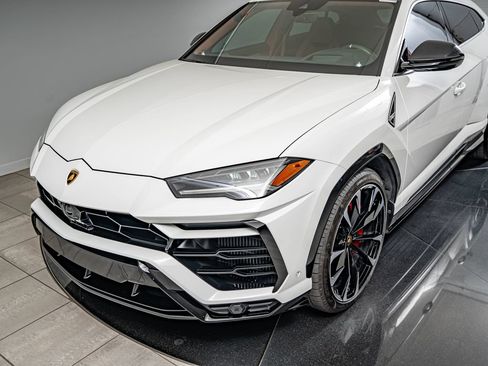 Used 2022 Lamborghini Urus AWD/4WD image 15
