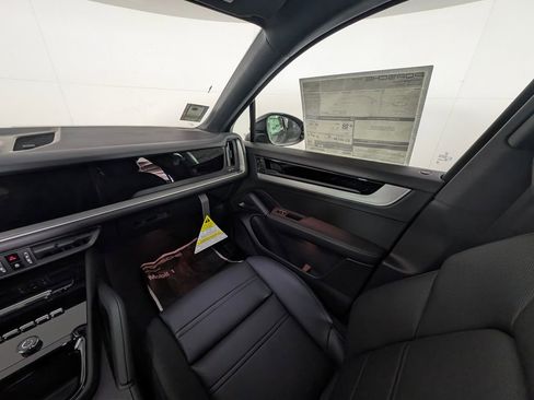 New 2026 Porsche Cayenne S image 23