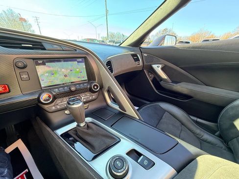 Used 2016 Chevrolet Corvette Z06 w/ 3LZ Preferred Equipment Group image 39
