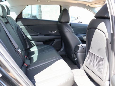 New 2025 Hyundai Elantra Limited image 13