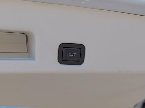 New 2026 GMC Acadia Denali w/ Super Cruise Package image 29