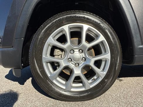 Used 2022 Jeep Compass Latitude AWD/4WD image 42