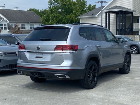 Used 2022 Volkswagen Atlas SE w/ Panoramic Sunroof Package AWD/4WD image 3