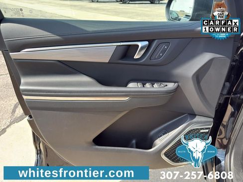 Used 2025 Buick Enclave Preferred AWD/4WD image 10