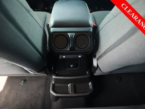 Used 2025 Jeep Wrangler Unlimited Sahara AWD/4WD image 33