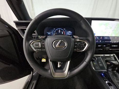 Used 2024 Lexus GX 550 w/ Accessory Package (2T) AWD/4WD image 7