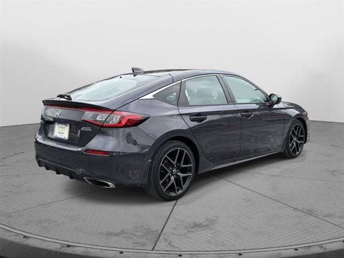 Certified 2024 Honda Civic Sport Touring image 3