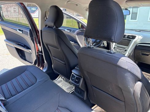 Used 2016 Ford Fusion SE FWD image 27