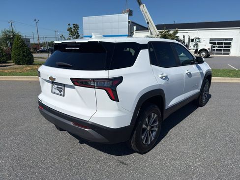 New 2026 Chevrolet Equinox LT w/ Convenience Package II FWD image 5