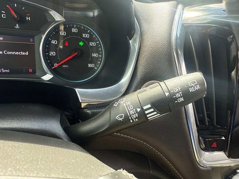 Used 2023 Chevrolet Traverse LT image 34