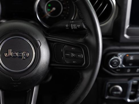 Used 2021 Jeep Gladiator Sport AWD/4WD image 29
