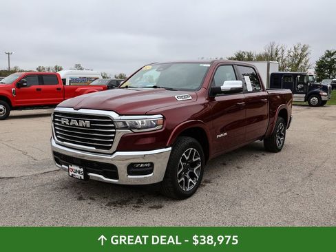 Used 2025 RAM 1500 Laramie image 12