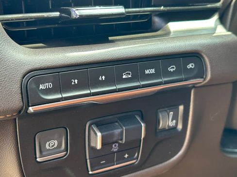 Used 2022 Cadillac Escalade Premium Luxury w/ Performance Package AWD/4WD image 34