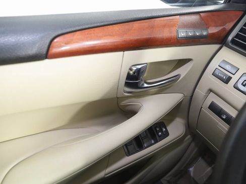 Used 2010 Lexus LX 570 4WD w/ Preferred Accessory Package image 34