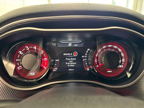 Used 2016 Dodge Challenger SRT Hellcat RWD image 18