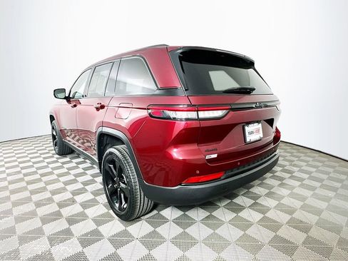 Certified 2023 Jeep Grand Cherokee Limited w/ Black Appearance Package AWD/4WD image 8