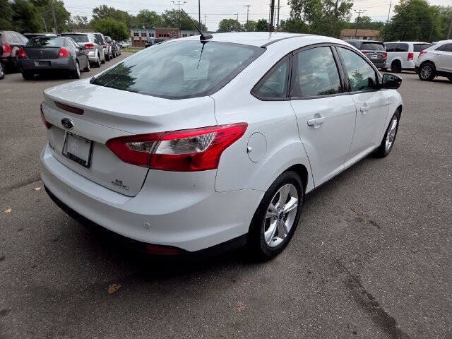 Used 2014 Ford Focus SE FWD image 6