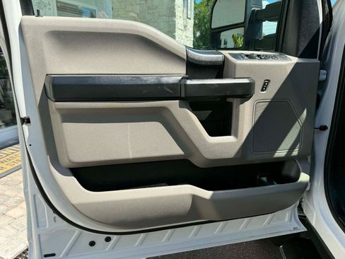 Used 2019 Ford F550 4x4 Crew Cab Super Duty w/ Power Equipment Group image 40