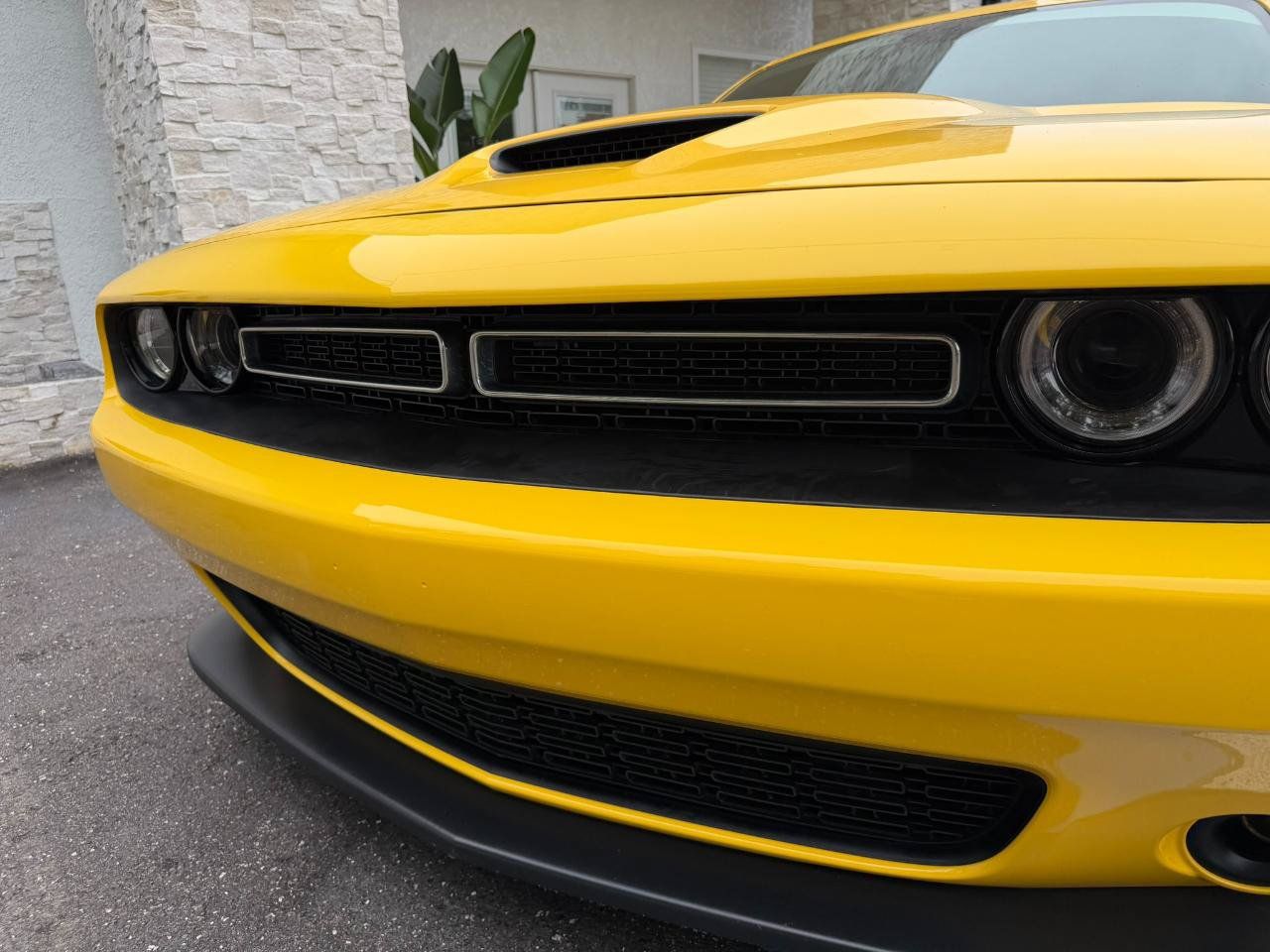 Used 2019 Dodge Challenger R/T RWD image 5