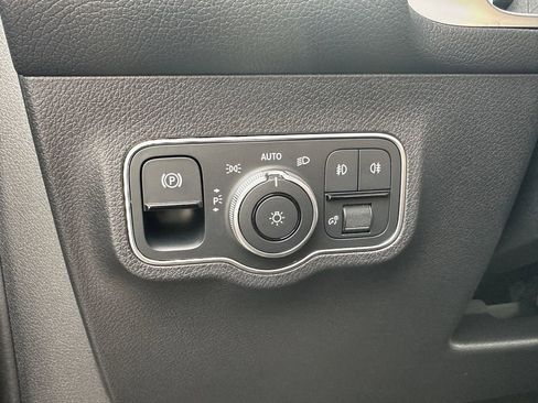 Certified 2025 Mercedes-Benz GLB 250 image 34