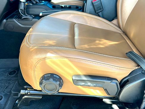 Used 2022 Jeep Gladiator Rubicon w/ LED Lighting Group image 15