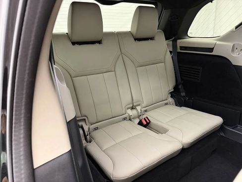 Used 2020 Land Rover Discovery Landmark AWD/4WD image 43